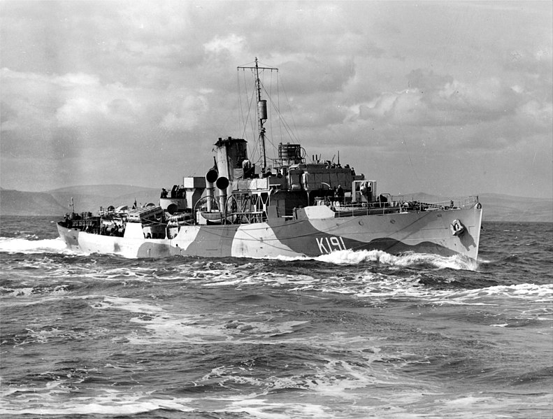 File:HMCS Mayflower 1942 MC-2589.jpg
