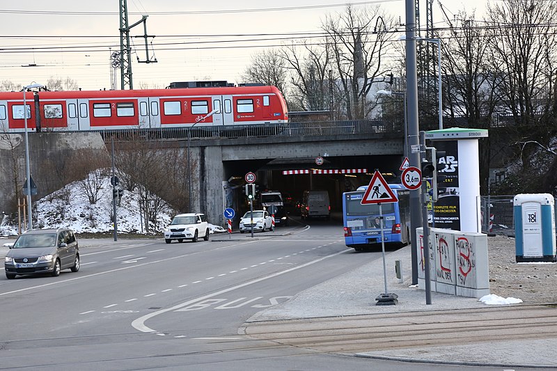 File:Haltepunkt Berg am Laim 21032018 B.jpg