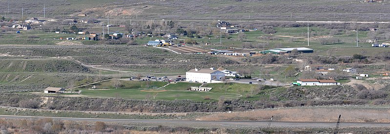 File:Headquarters of the Apostolic United Brethren compound in Bluffdale, Utah.jpg