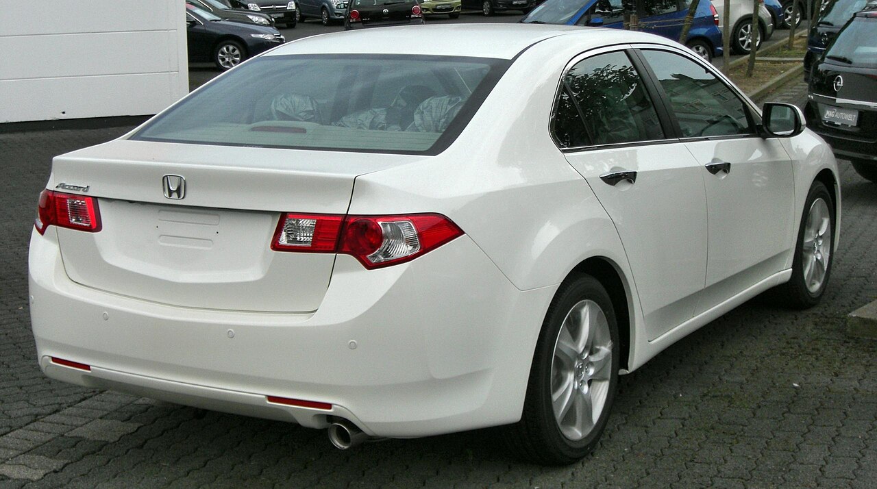 Image of Honda Accord (2008) rear