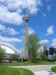 Archivo:Hto_Park_and_CN_Tower.jpg