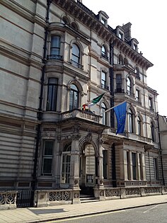 חזות מבנה השגרירות האירית בלונדון, בירת הממלכה המאוחדת.