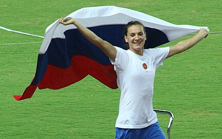 Yelena Isinbayeva celebra o bicampeonato mundial no salto com vara.
