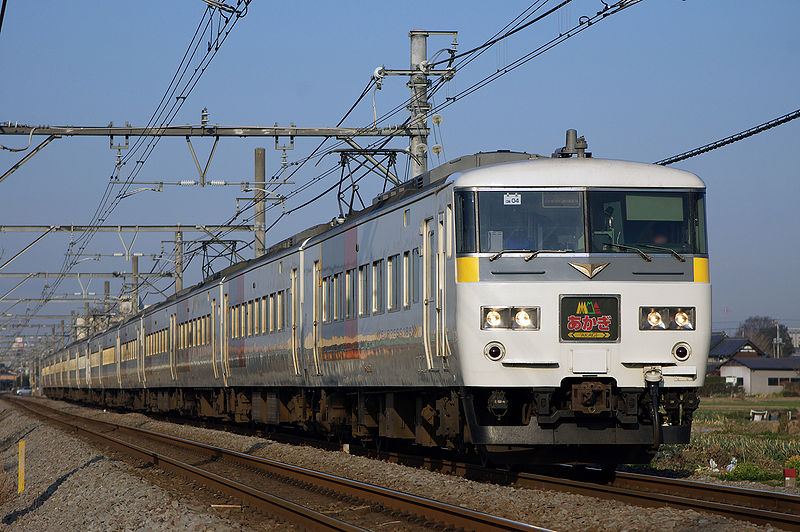 File:JR East 185-200 Limited Express Akagi.jpg