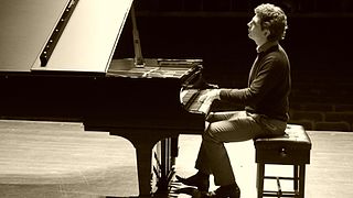 <span class="mw-page-title-main">Jayson Gillham</span> Australian pianist