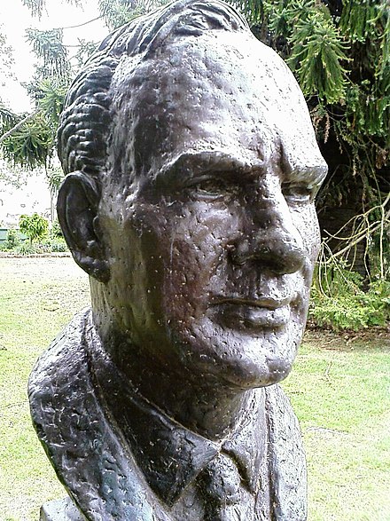 Bust of John Curtin by sculptor Wallace Anderson located in the Prime Minister's Avenue in the Ballarat Botanical Gardens