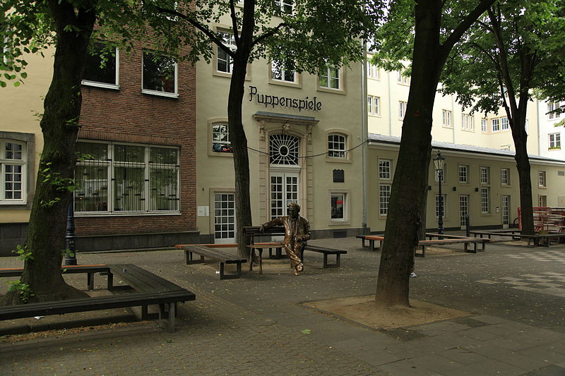 File:Köln - Eisenmarkt - Willy 06 ies.jpg