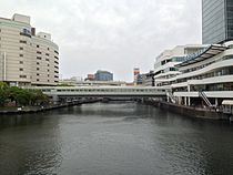 横浜ベイクォーター