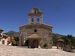 La espadaña de San Miguel (Хируэла - Мадрид) (24206220482) .jpg