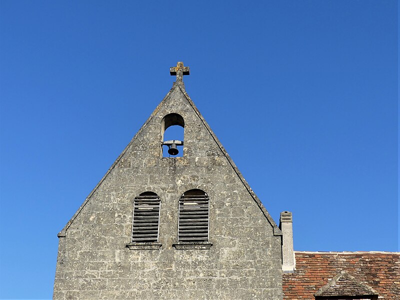 File:Lalinde Saint-Sulpice chapelle clocher-mur.jpg