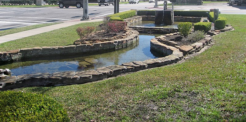 File:Lambrecht's Artesian Well front view.jpg