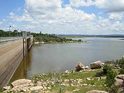 Leslie Dam (Queensland) (2104482638) .jpg