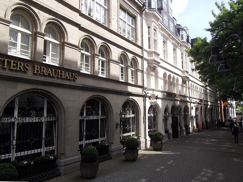 File:Mühlengasse Brauhaus Peters Köln 2.jpg