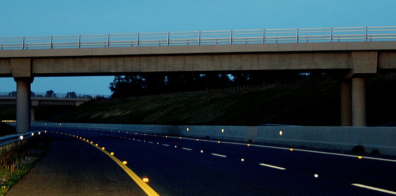 File:M9 motorway Carlow Ireland catseyes.jpg