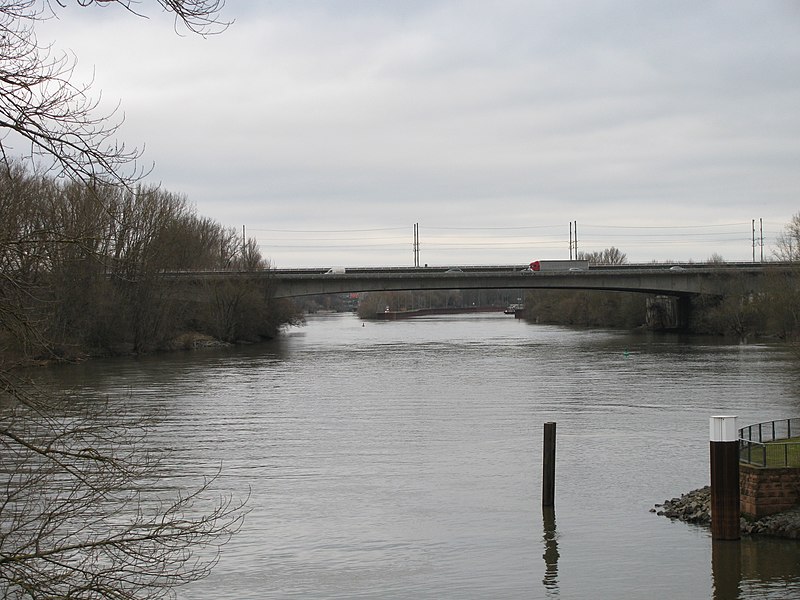 File:Mainbrücke, 3, Raunheim, Landkreis Groß-Gerau.jpg