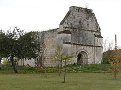 Vestiges de l'église de Saint-Priest-de-Mareuil.