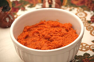 <span class="mw-page-title-main">Mashed pumpkin</span> Dish made of mashed or puréed pumpkin