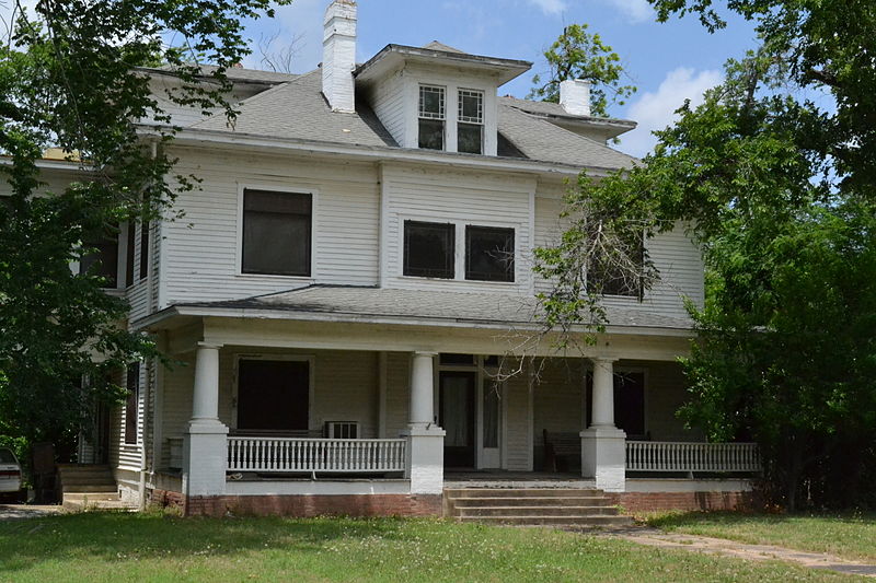 File:Maynard House, Bastrop, Texas.JPG