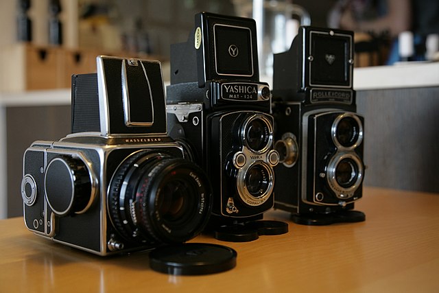Popular examples of medium format film cameras