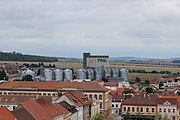 Čeština: Silo z vyhlídky na věži kostela svatého Jiljí v Moravských Budějovicích.