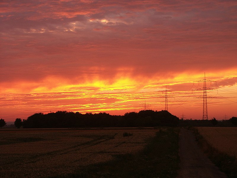 File:Morgenglühen by Niederkasseler - panoramio.jpg