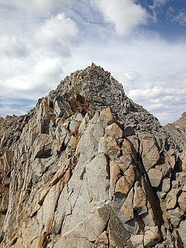 Gunung Emerson Summit Ridge.JPG