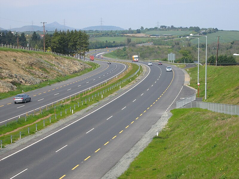 File:N11 road south of Newtownmountkennedy.jpg