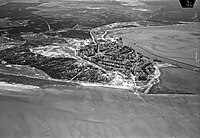 Luchtfoto van Seinpaalduin en Kaapsduin aan de westzijde van het dorp West-Terschelling.