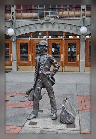 <i>New Beginnings</i> (sculpture) Statue by Larry Anderson in Tacoma, Washington, U.S.