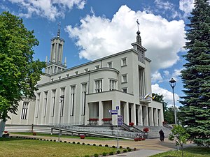 Niepokalanow basilica fc05.jpg