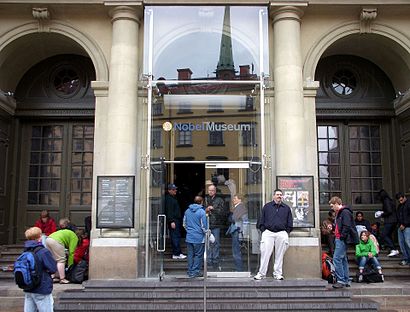 Vägbeskrivningar till Nobelmuseet med kollektivtrafik