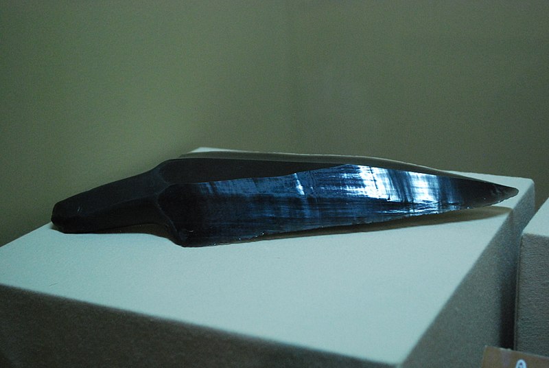 File:ObsidianBladeChiapaTuxtla.JPG