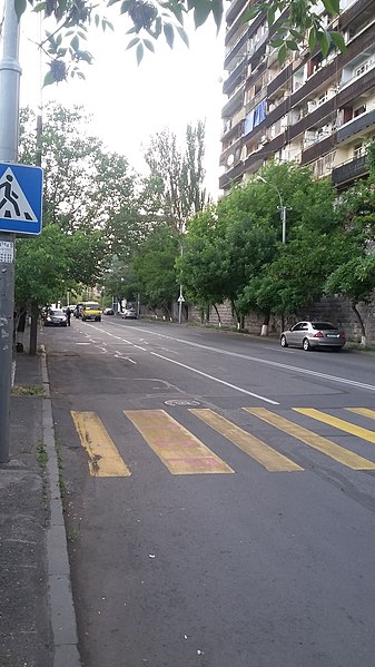 File:Orbeli street, Yerevan 21.jpg