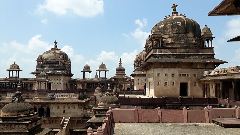 File:Orchha Fort complex in Orchha, Madhya Pradesh 31.jpg