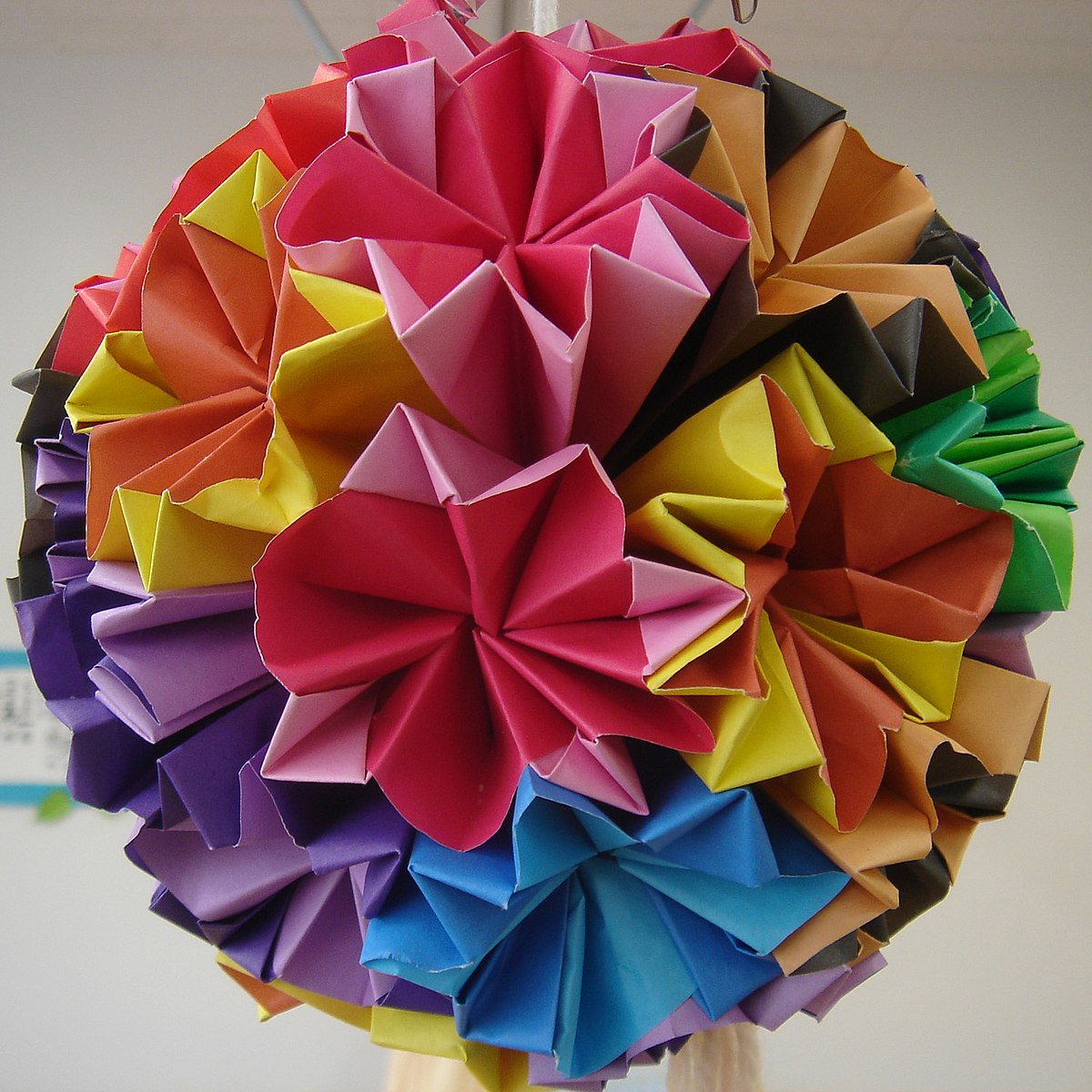 File:Origami ball.jpg - Wikipedia