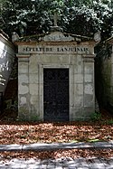 Père-Lachaise - Bölüm 30 - Lanjuinais 01.jpg