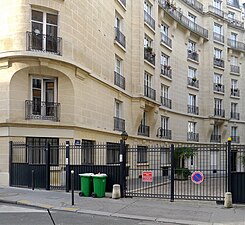 L'entrée de la villa rue Montcalm.