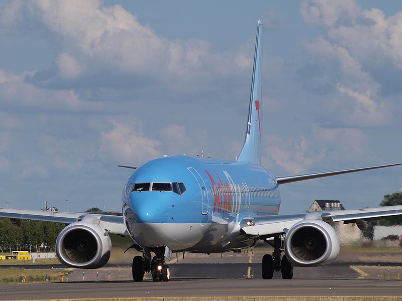 File:PH-TFD ArkeFly Boeing 737-86N(WL) - cn 38014 taxiing, 25august2013 pic-001.JPG