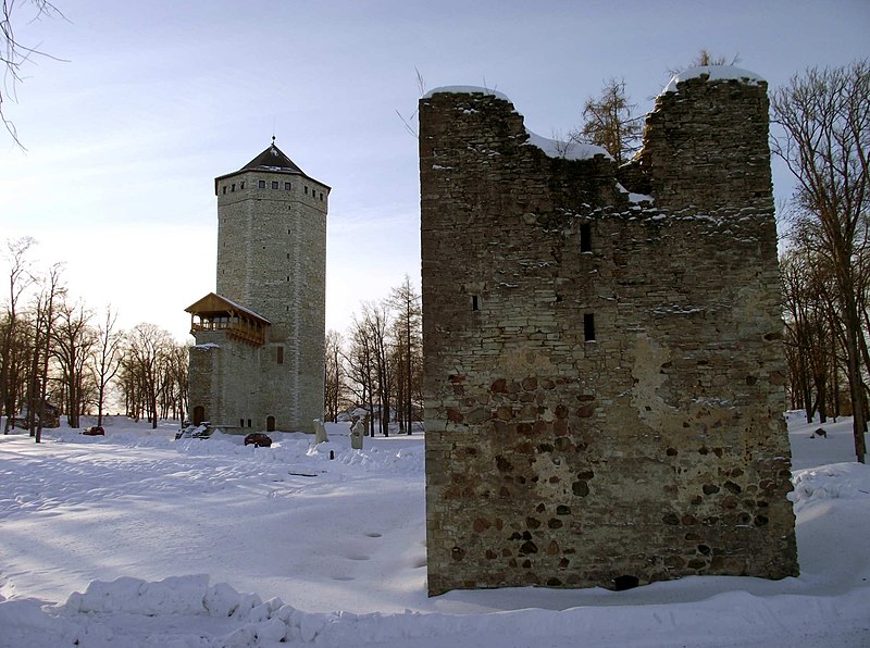 File:Paide Castle in winter.jpg