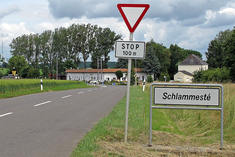File:Panneau Schlammestee, Weiler-la-Tour.jpg