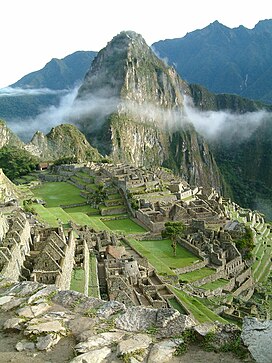 Peru Machu Picchu Wschód Słońca.jpg