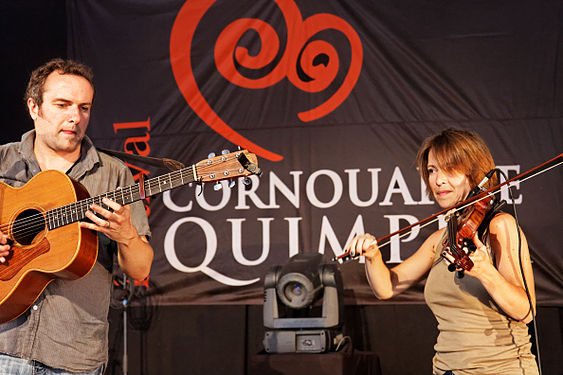 Duo Blain-Leyzour en concert à Quimper lors du festival de Cornouaille dans le Finistère, France, le 25 juillet 2013.