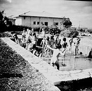 Nude outdoor recreational swimming for children in Isreal, c1950