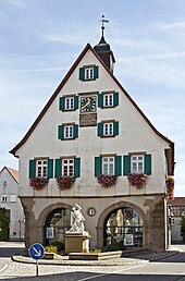 Taubedenkmal vor dem Alten Rathaus