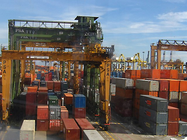Zone intermodale des conteneurs, dans le port de Singapour.