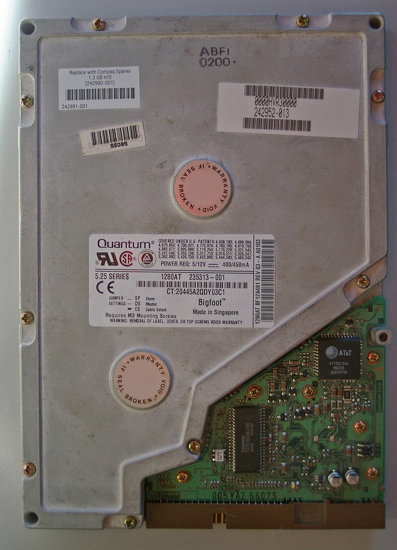 Vant til Som Gør det tungt File:Quantum Bigfoot HDD.jpg - Wikimedia Commons