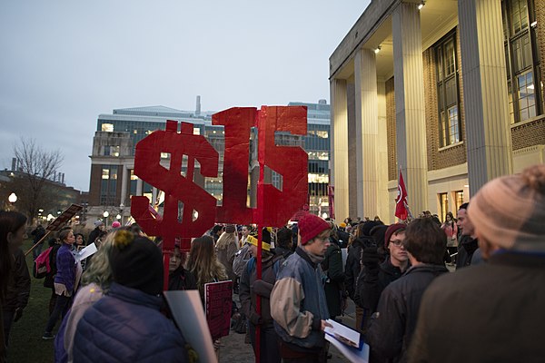 Rally demanding $15-hr minimum wage (31326059165).jpg