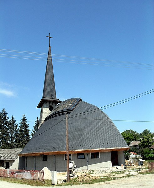 File:Rešica, Nový Rímsko–katolického kostola zasväteného ružencovej Panne Márie.jpg