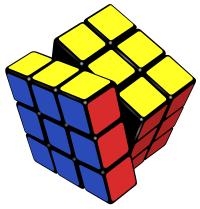 Cubo di Rubik quasi risolto.svg