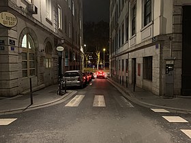 Vue de la rue de nuit.